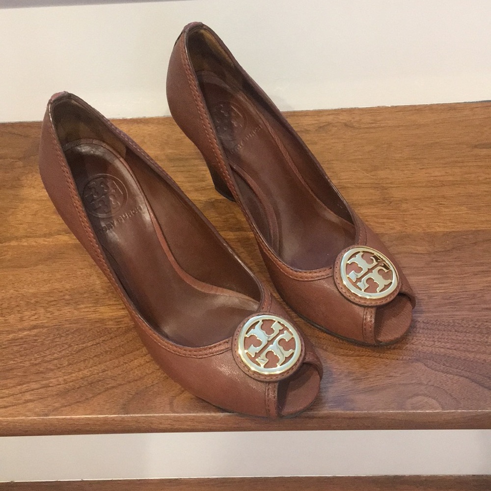 Tory Burch wedges size 8